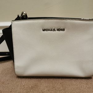 Michael kors bag with strap small